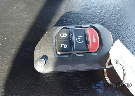 2021 Jeep Gladiator Willys 4X4 z USA, uszkodzony, nr VIN 1C6HJTAG3ML565884